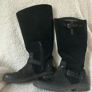 UGG women’s size 8 Tall Suede boot